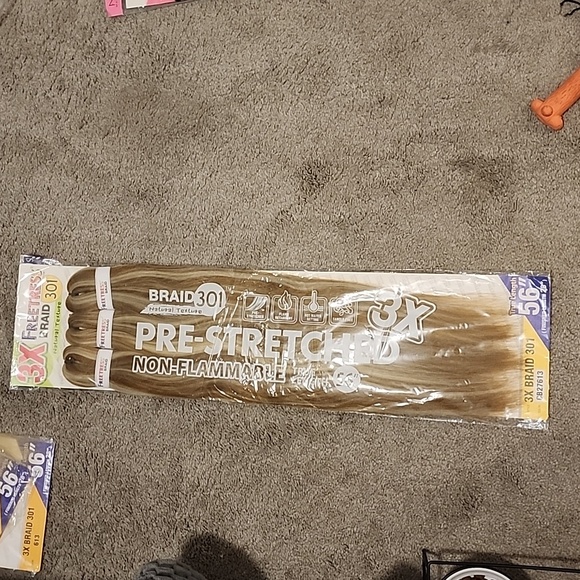 6 Packs Freetress 56" braiding hair 6 packs - Picture 5 of 5